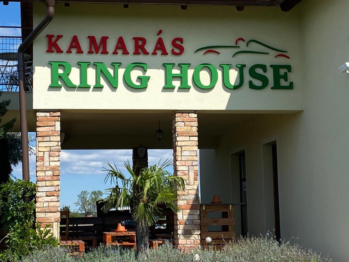 Kamarás Ring House Acomodação com café da manhã Mogyoród Exterior foto